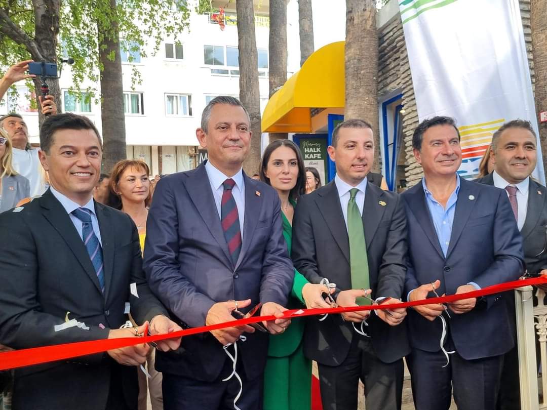 ÖZGÜR ÖZEL HALK KAFE’NİN AÇILIŞINI GERÇEKLEŞTİRDİ