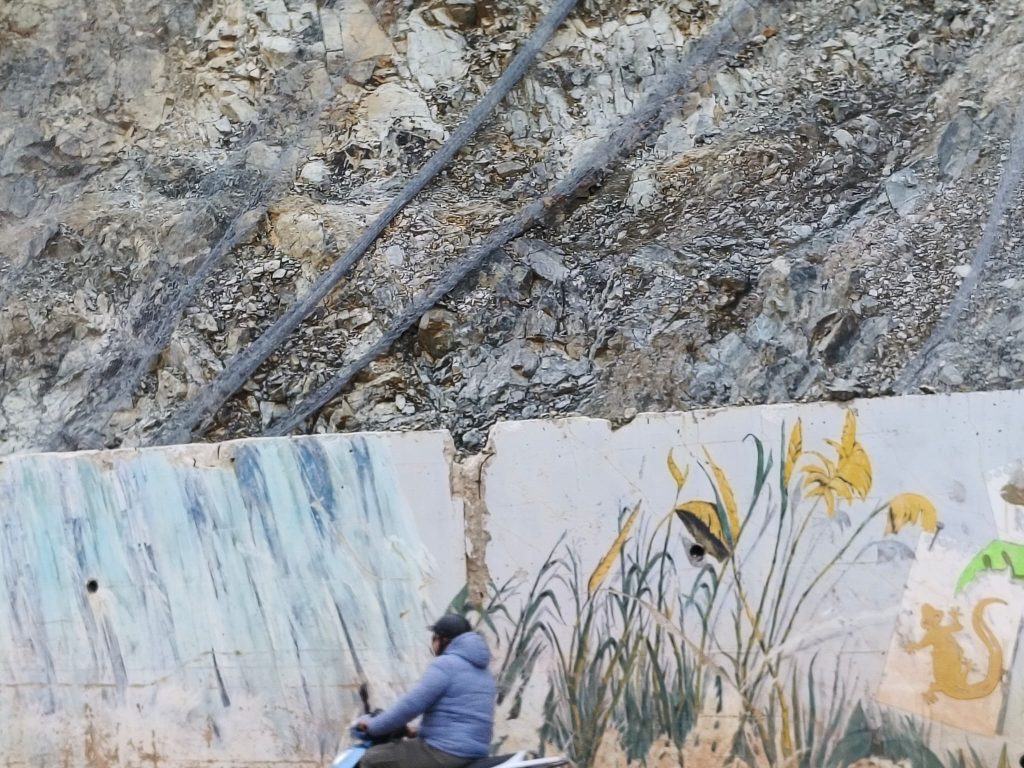 Marmaris İçmeler Karayolu’nda Çökme Tehlikesi: İstinad Duvarı Patlayabilir!