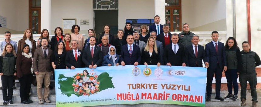 16 BİN 453 FİDAN ÖĞRETMENLER İÇİN TOPRAKLA BULUŞTU