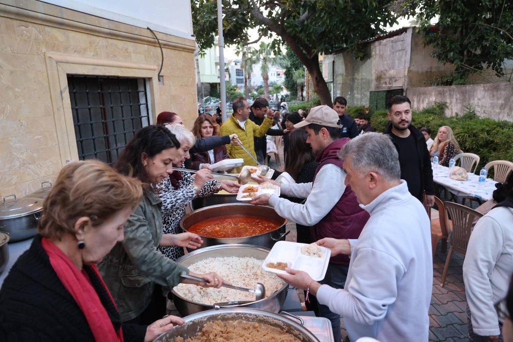 ENGELLİ VE ÖZEL ÇOCUKLAR İÇİN ANLAMLI İFTAR BULUŞMASI