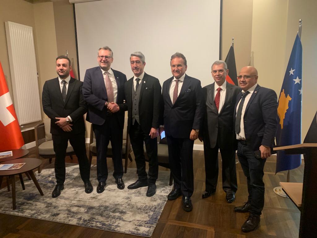 BAŞKAN OKTAY KARDEŞ KENTLER TURİZM GÜNÜ’NDE KONUŞTU