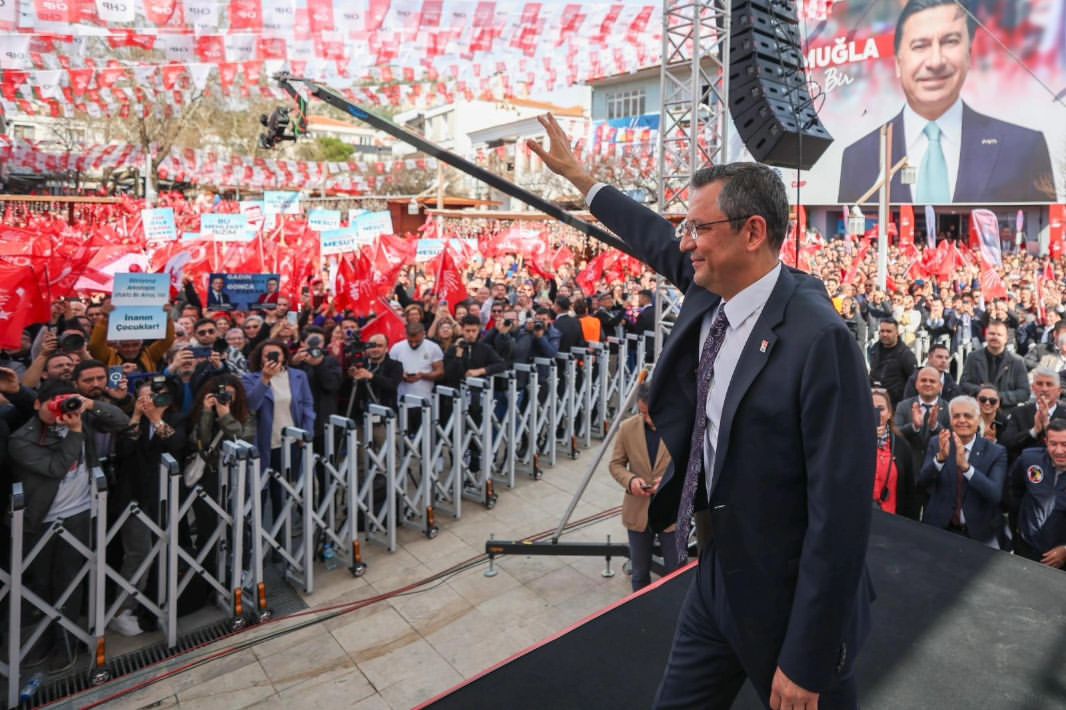 Özgür Özel Muğla’dan seslendi..’GÜRÜN TEKRAR ONURLANDIRILDI’