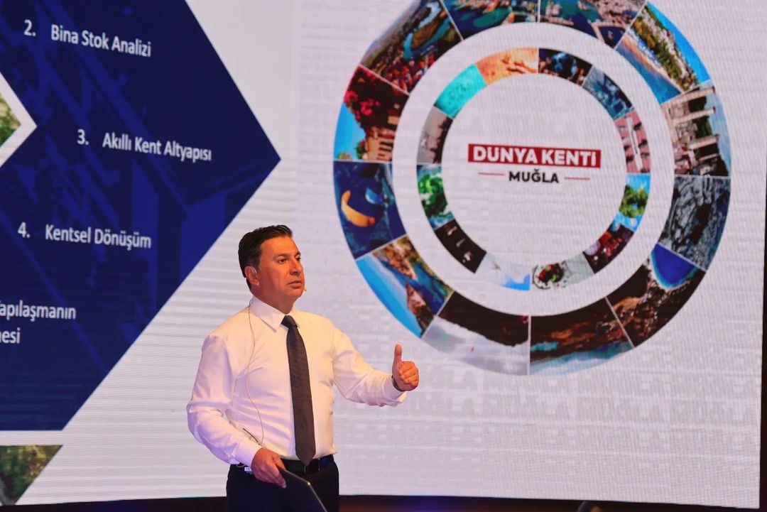 CHP Muğla Büyükşehir Belediye Başkan Adayı Ahmet Aras, projelerini tanıttı.