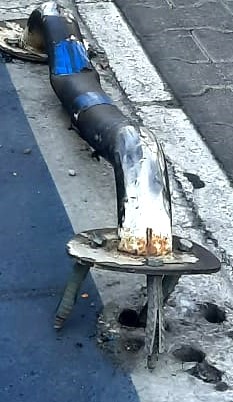 DEMİR BARİYERLER TEHLİKE SAÇIYOR