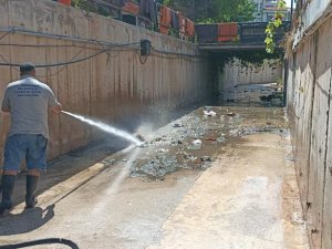 BELEDİYE EKİPLERİ HER YERDE KİRLİLİĞE GEÇİT YOK