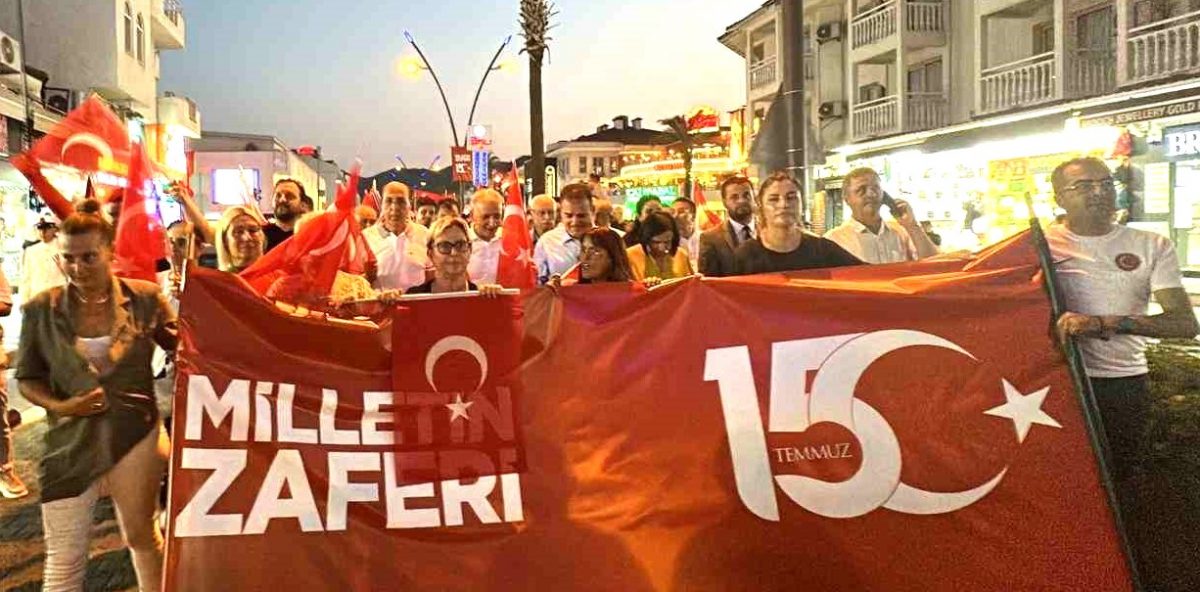 MARMARİS’TE ‘15 TEMMUZ DEMOKRASİ VE MİLLİ BİRLİK GÜNÜ ANMA PROGRAMI’ DÜZENLENDİ