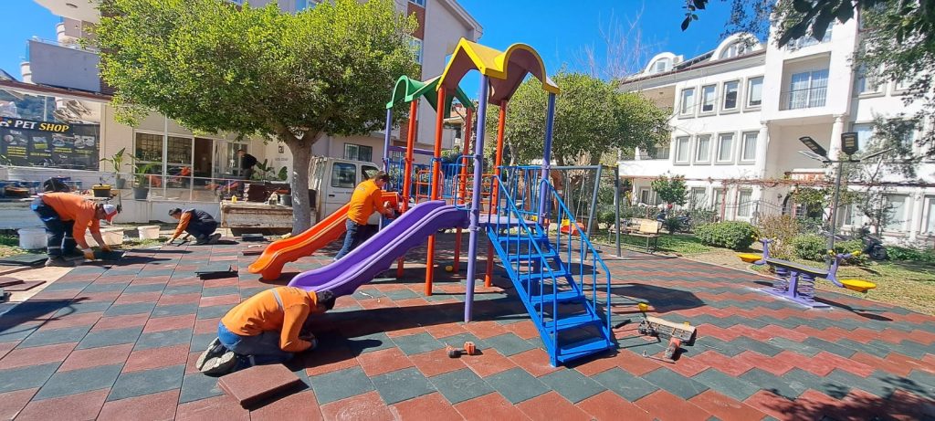 YOLLAR KALDIRIMLAR PARK VE BAHÇELER SEZONA HAZIRLANIYOR