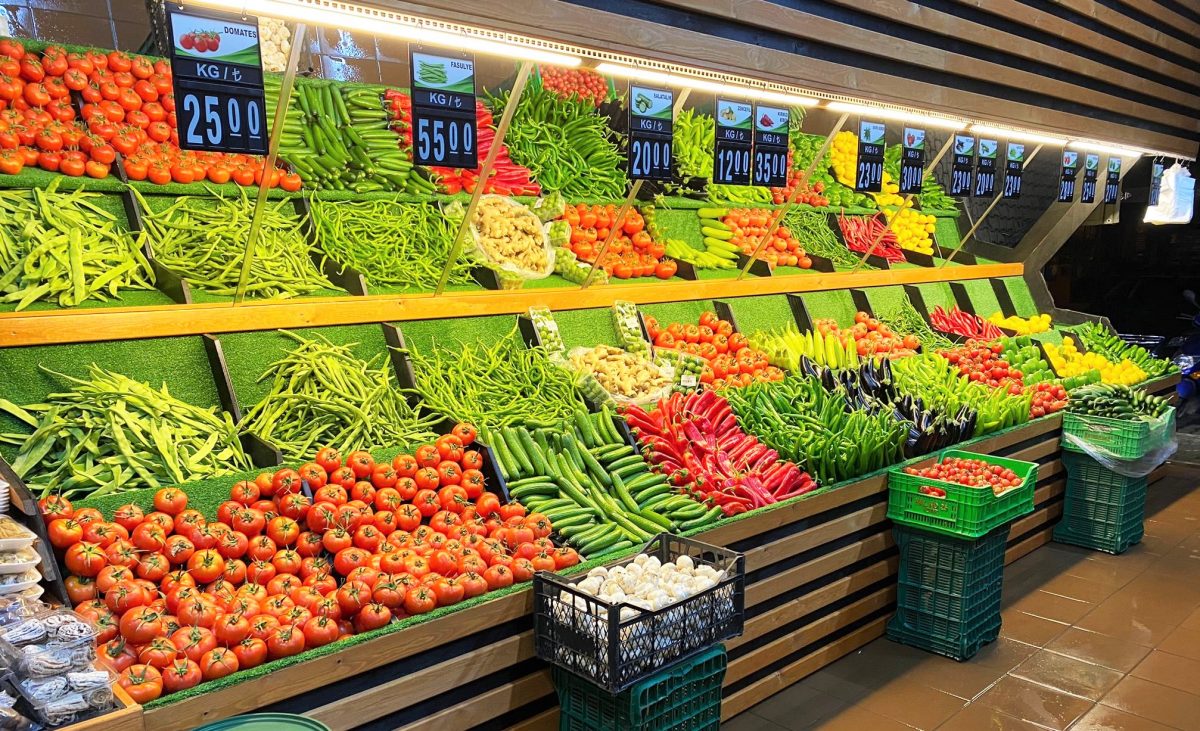 <strong>TURGUTREİS ‘HALK MANAVI’ AÇILDI</strong>