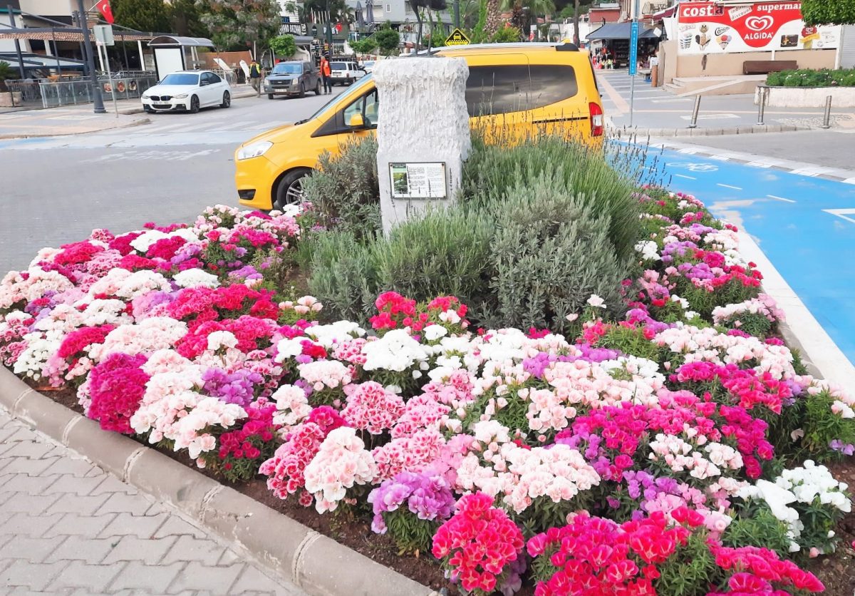 RENGÂRENK BİR YAZ İÇİN HAZIRLIKLAR TÜM HIZIYLA SÜRÜYOR