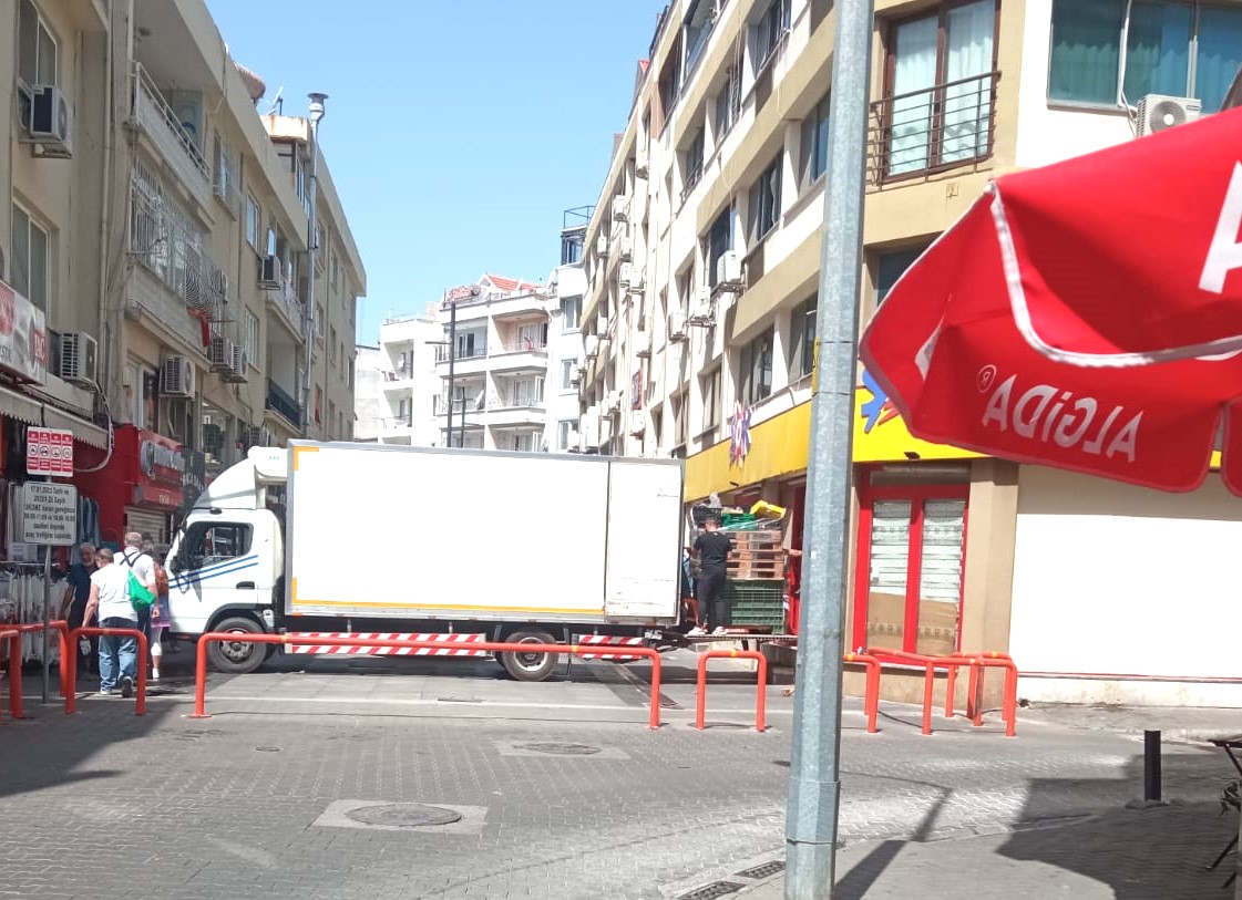 BAZI YOLLAR ÇIKMAZ SOKAĞA DÖNÜYOR!