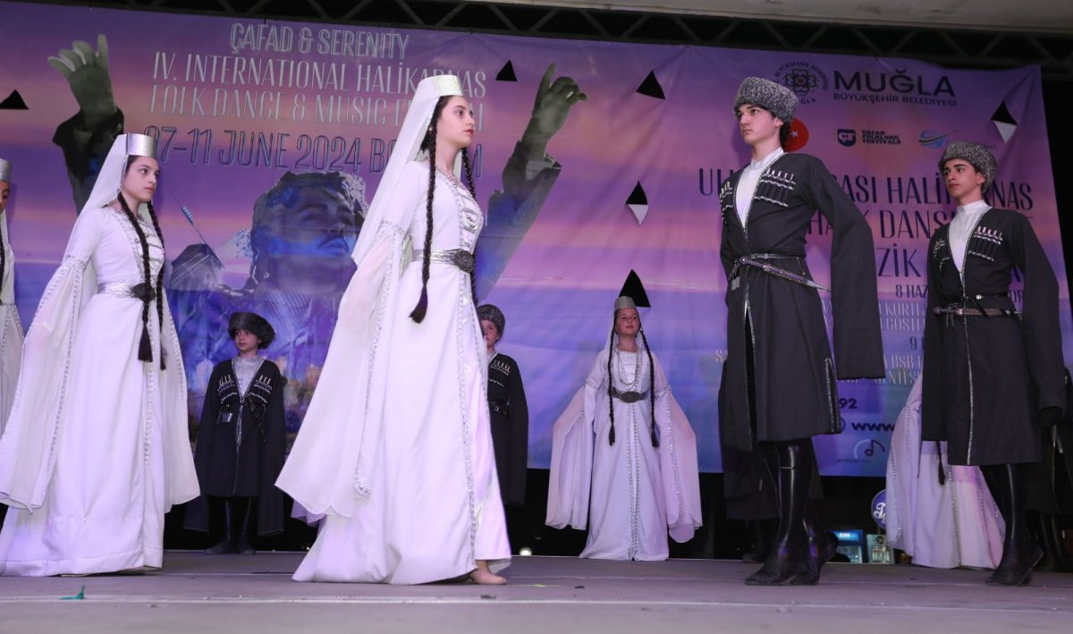 4. ULUSLARARASI HALİKARNAS HALK DANSLARI VE MÜZİK FESTİVALİ COŞKUYLA KUTLANDI