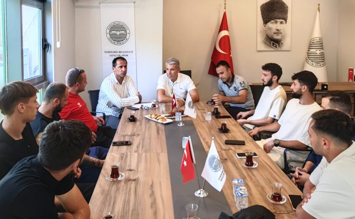 7 oyuncu ile sözleşme