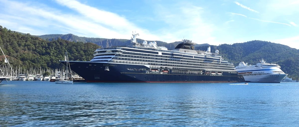 AYNI GÜN MARMARİS LİMANI’NA YANAŞTILAR