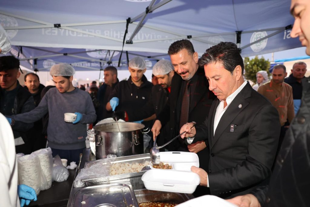 BAŞKAN ARAS’TAN DEPREMZEDELERE MORAL VE DESTEK ZİYARETİ