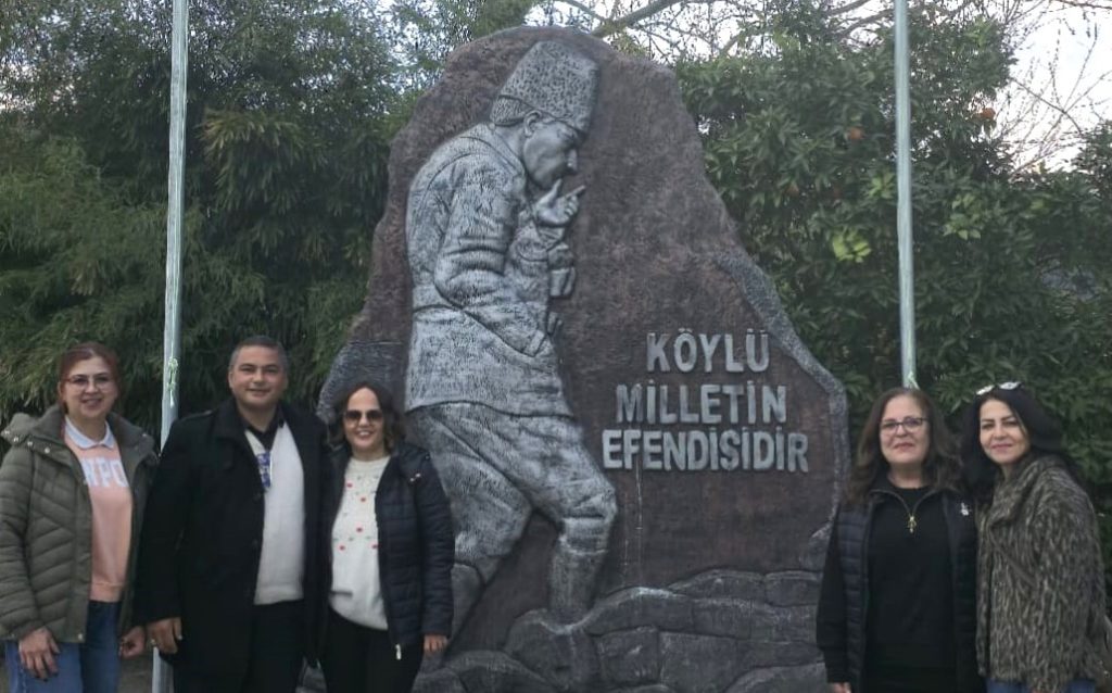 Yaptırdığı ‘Atatürk Büstü’ takdir topladı