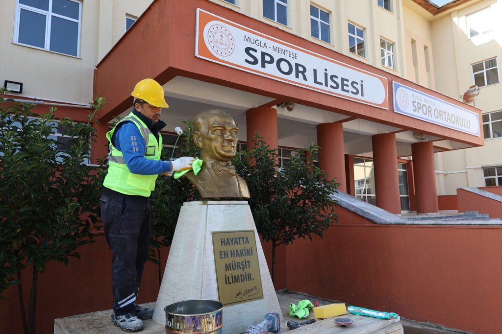 BÜYÜKŞEHİR’DEN OKULLARA ARA TATİL BAKIMI