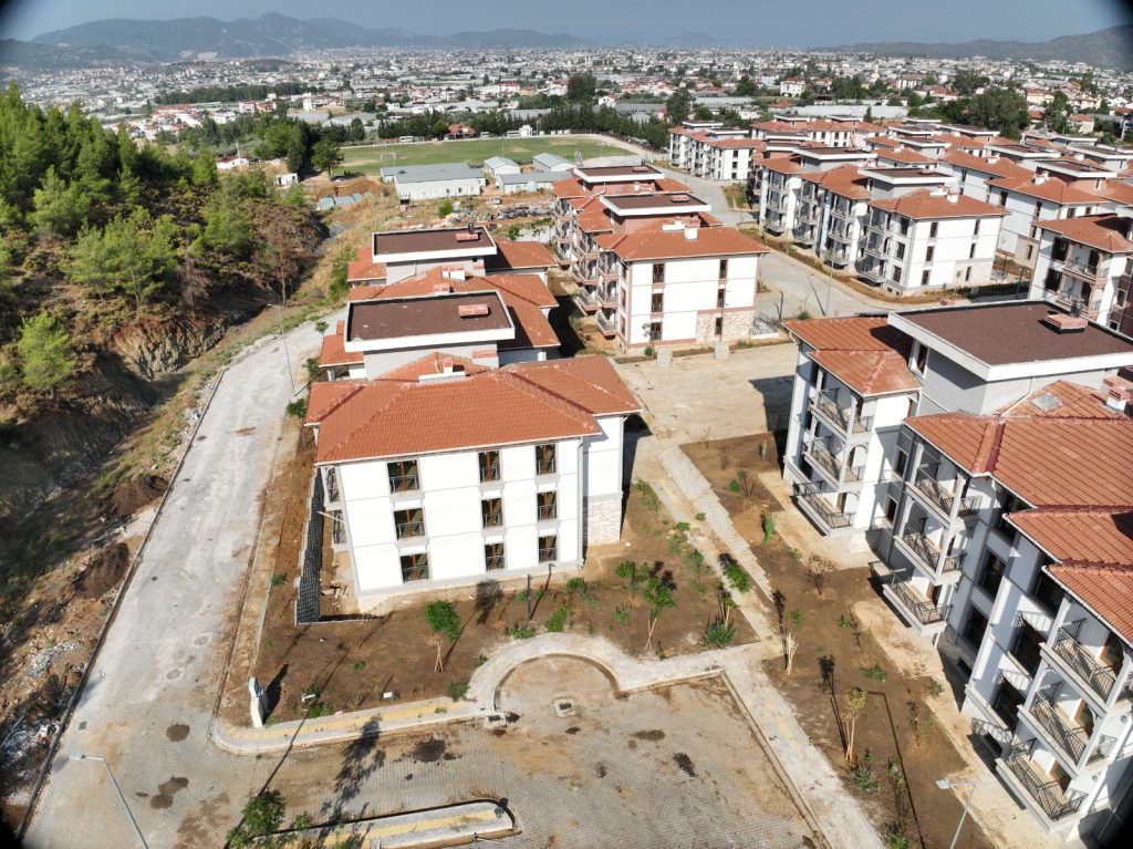 KARAÇULHA’DA 225 KONUTLUK TOKİ PROJESİNDE TESLİMLER BAŞLADI