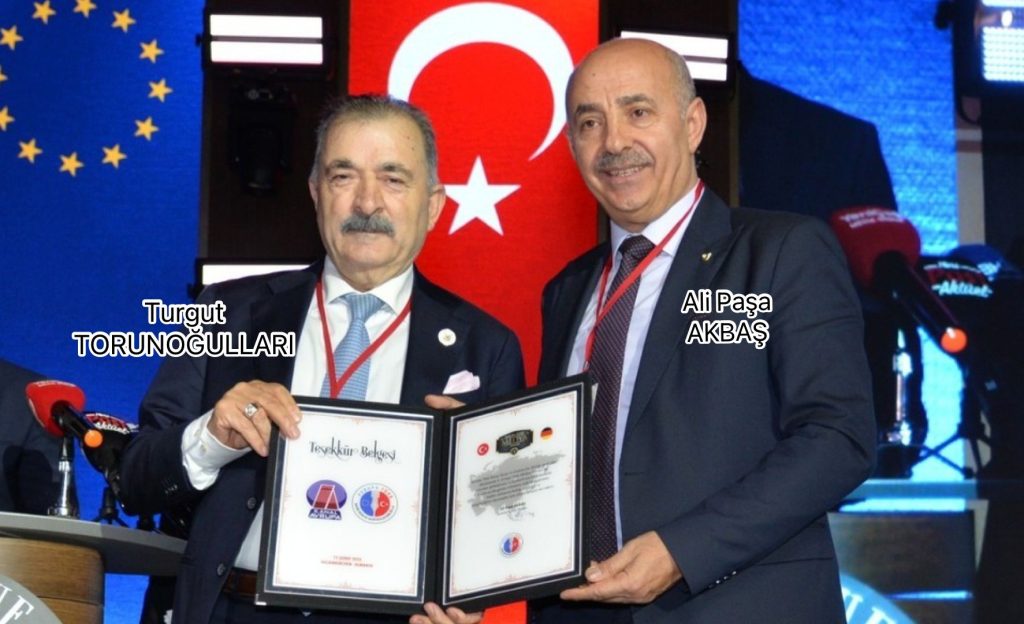 TURGUT TORUNOĞULLARI’NA ‘TÜRK DİASPORASINA KATKI’ ÖDÜLÜ