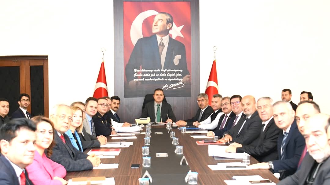 İL GÖÇ KURULU TOPLANTISI İDRİS AKBIYIK BAŞKANLIĞINDA YAPILDI