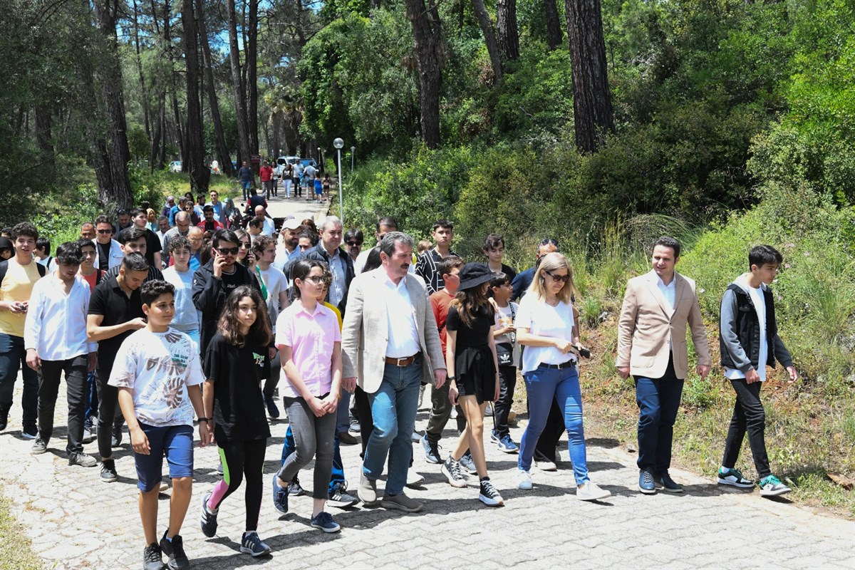 TEKNOFEST’İN YILDIZLARIYLA PİKNİK DÜZENLENDİ